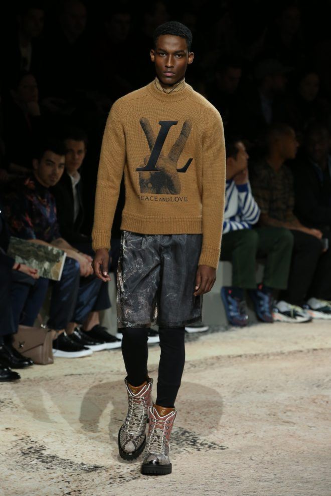 Louis Vuitton Kick Flip Back LV Logo T-Shirt Tops Men M Short Sleeves From  Japan
